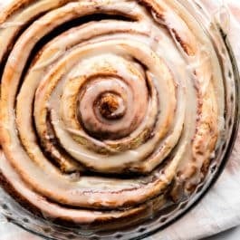 giant cinnamon roll cake