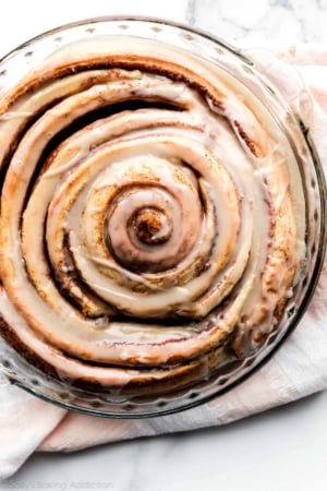 giant cinnamon roll cake