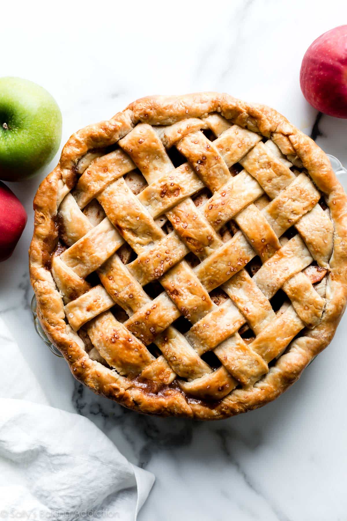 apple pie with lattice pie crust