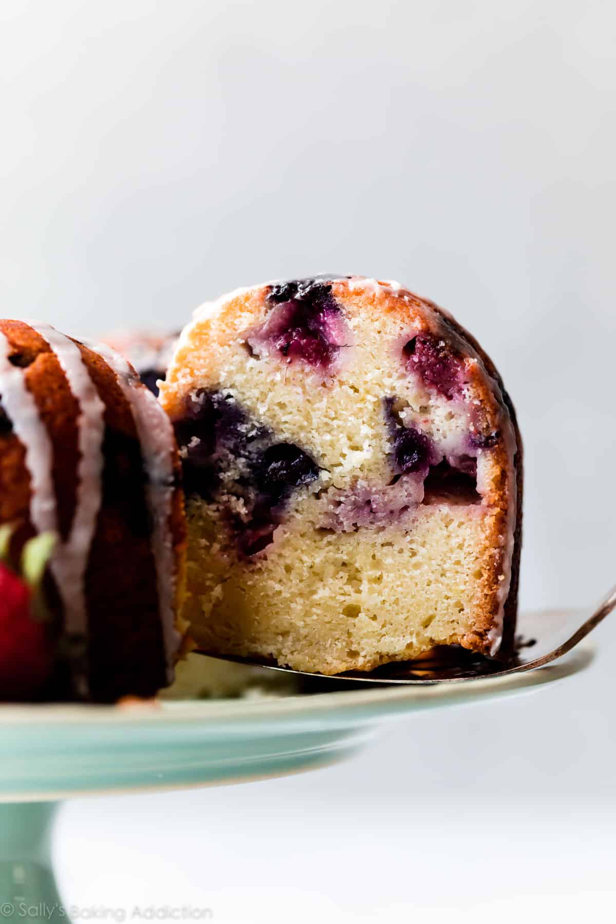 lemon berry yogurt cake