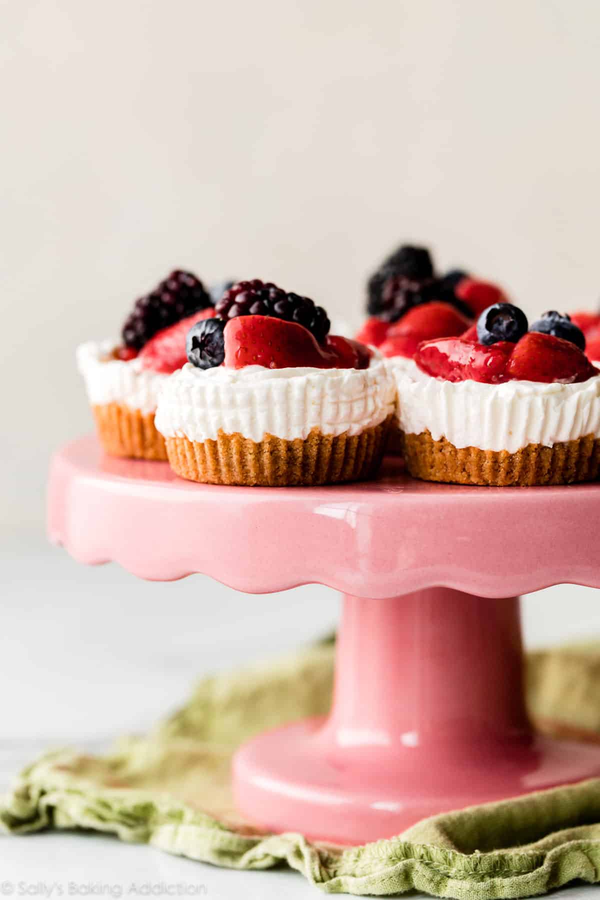 mini no-bake cheesecakes