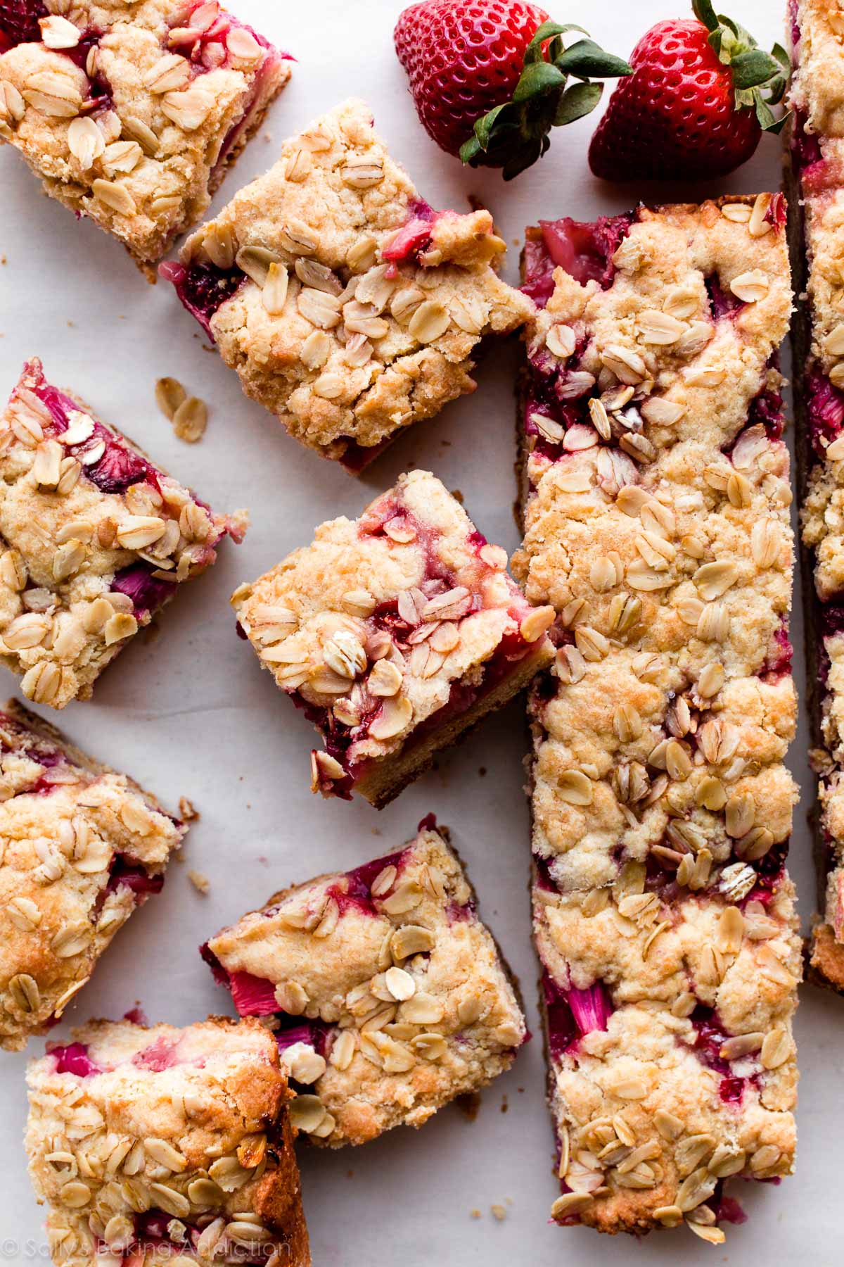 strawberry rhubarb crumb bars