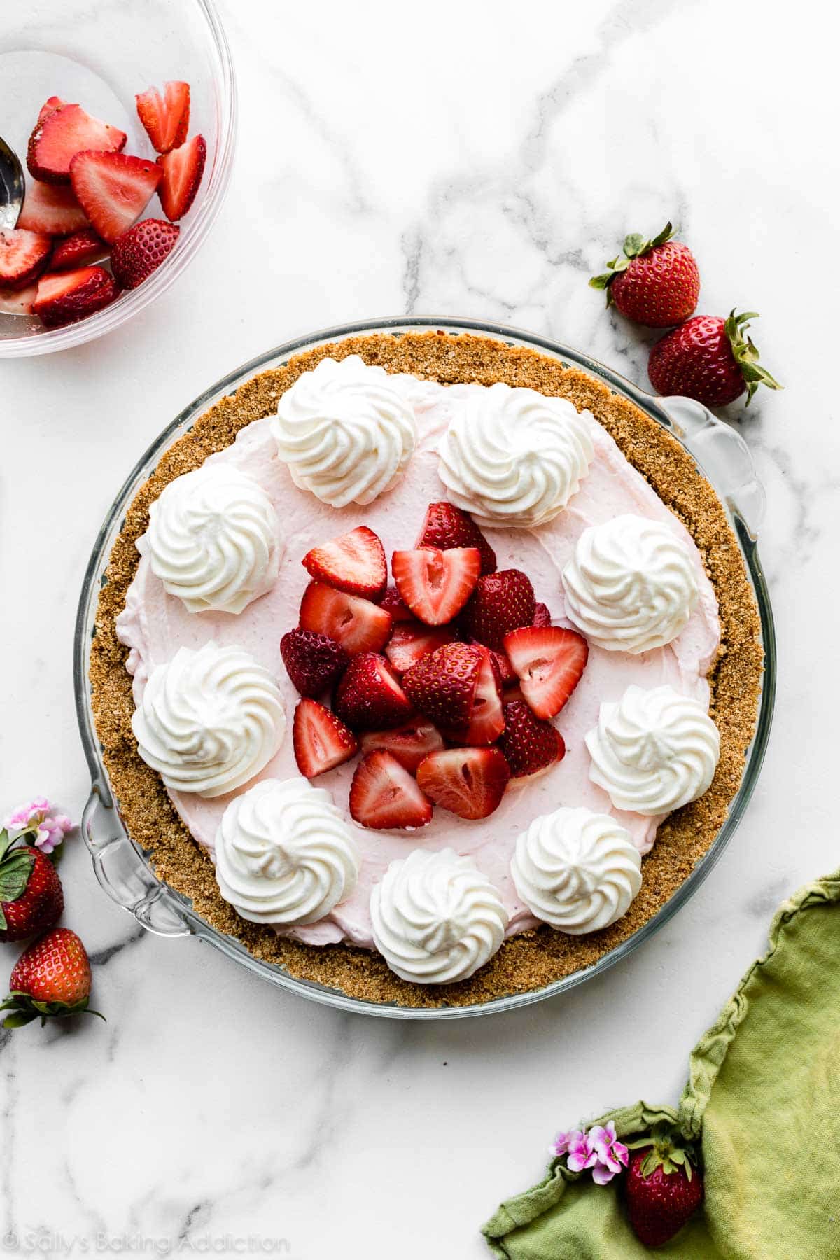 strawberry no bake cheesecake pie