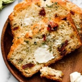 sun-dried tomato quick bread slices