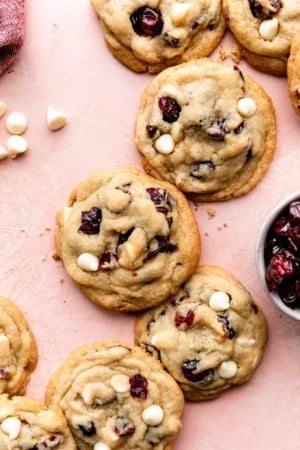 white chocolate chip cranberry cookies